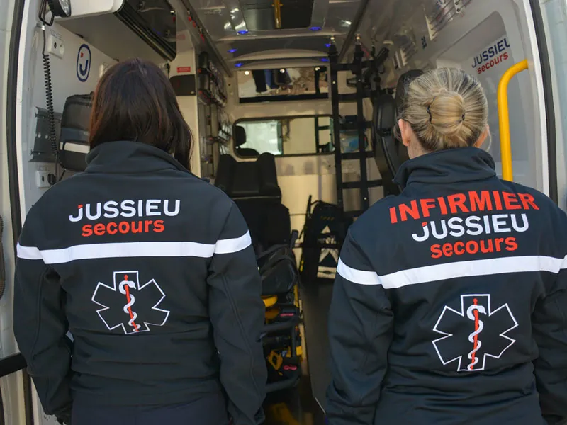 Intérieur d'une ambulance équipée